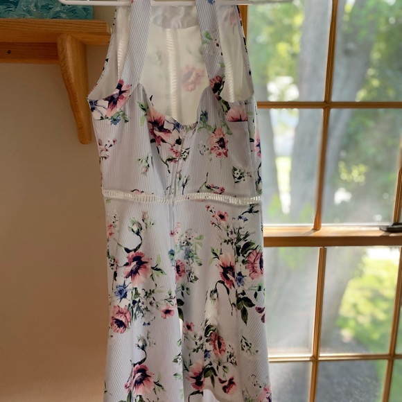 White floral dress - Picture 2 of 2